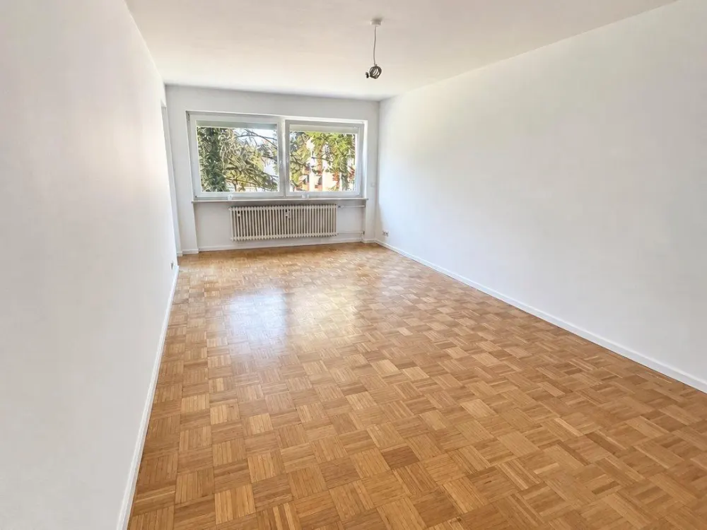 Erstbezug nach Modernisierung 3- Zimmerwohnung mit Stellplatz