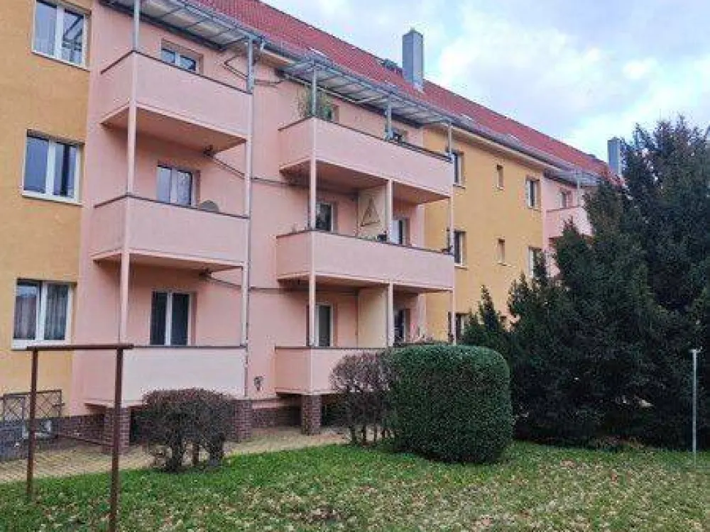 2 Raum Wohnung mit Balkon in Sanierung
