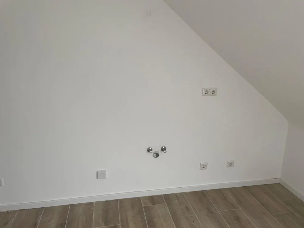80m² Dachgeschosswohnung kernsaniert in Krefelder Innenstadt