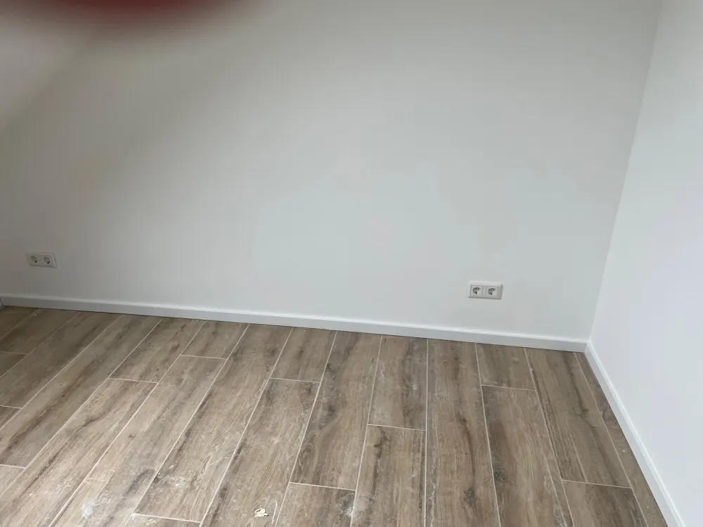 80m² Dachgeschosswohnung kernsaniert in Krefelder Innenstadt