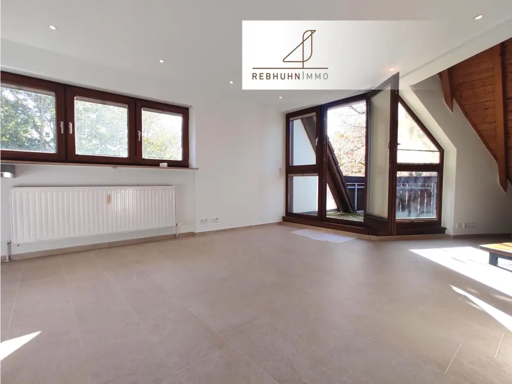 Charmante 2,5 Zimmer-Maisionette-Wohnung mit neuer Küche und Garage