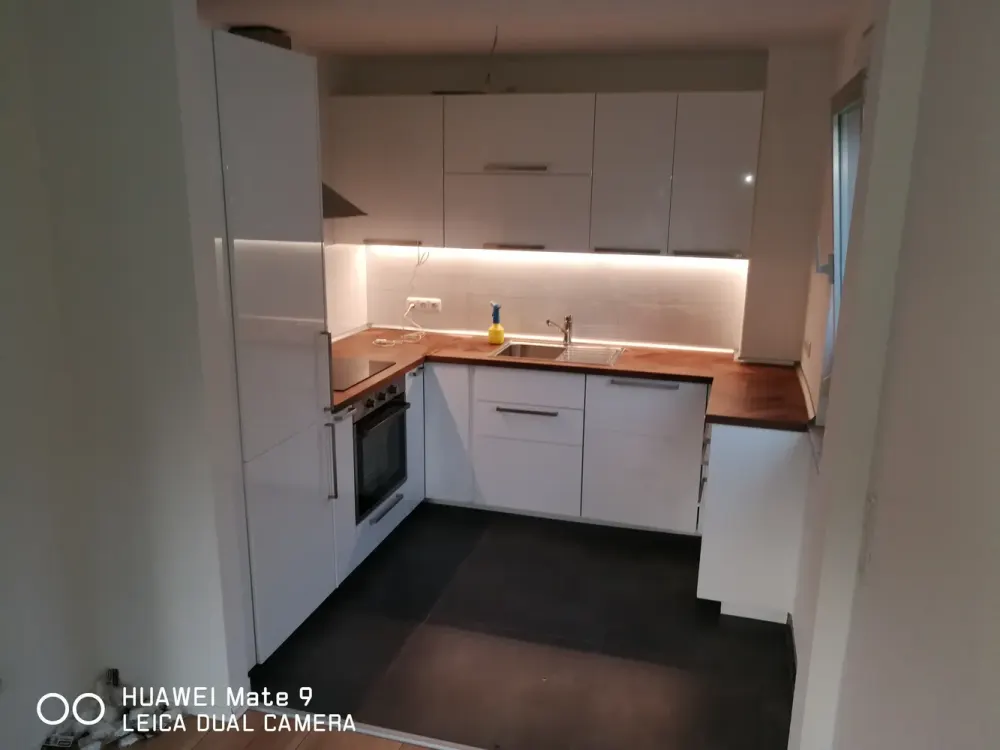 Schöne 3-Zi.-Wohnung + Balkon in Toplage (Nähe Cinestar / Huawei)