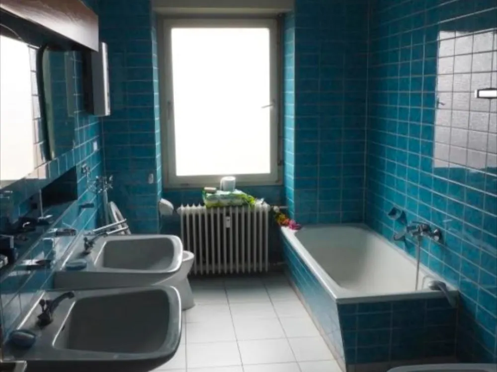 Großes, helles Zimmer Uninah