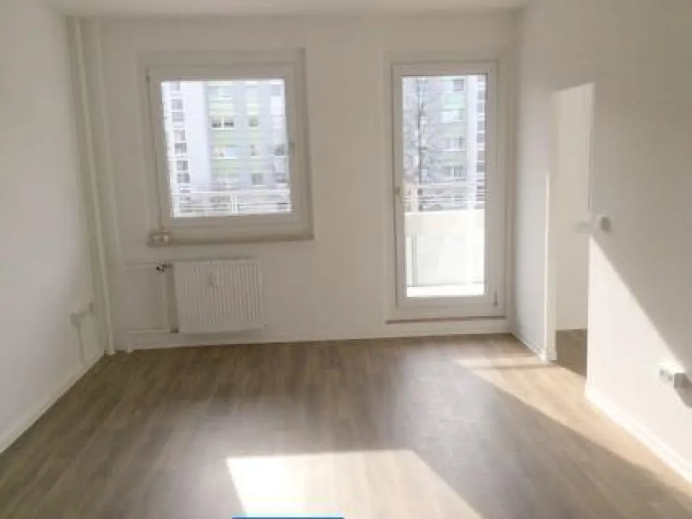 Sanierte 3 Raum Wohnung mit Balkon!