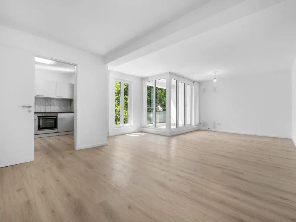NEUE FOTOS nach RENOVIERUNG: 1 Min. RHEINUFER, 2 Min. CARLSPLATZ, 3. Min. ALTSTADT, 5. Min. zur KÖ!