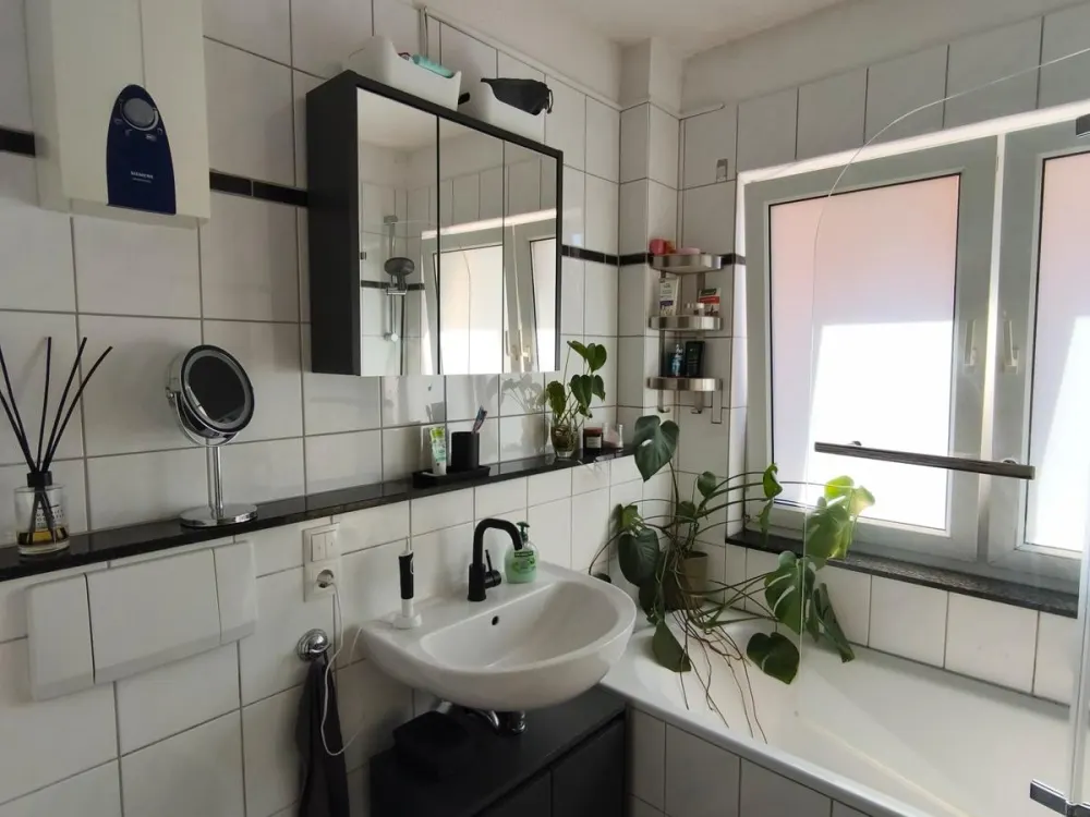 Cozy 2-Room Single Apartment with Central Location in Troisdorf