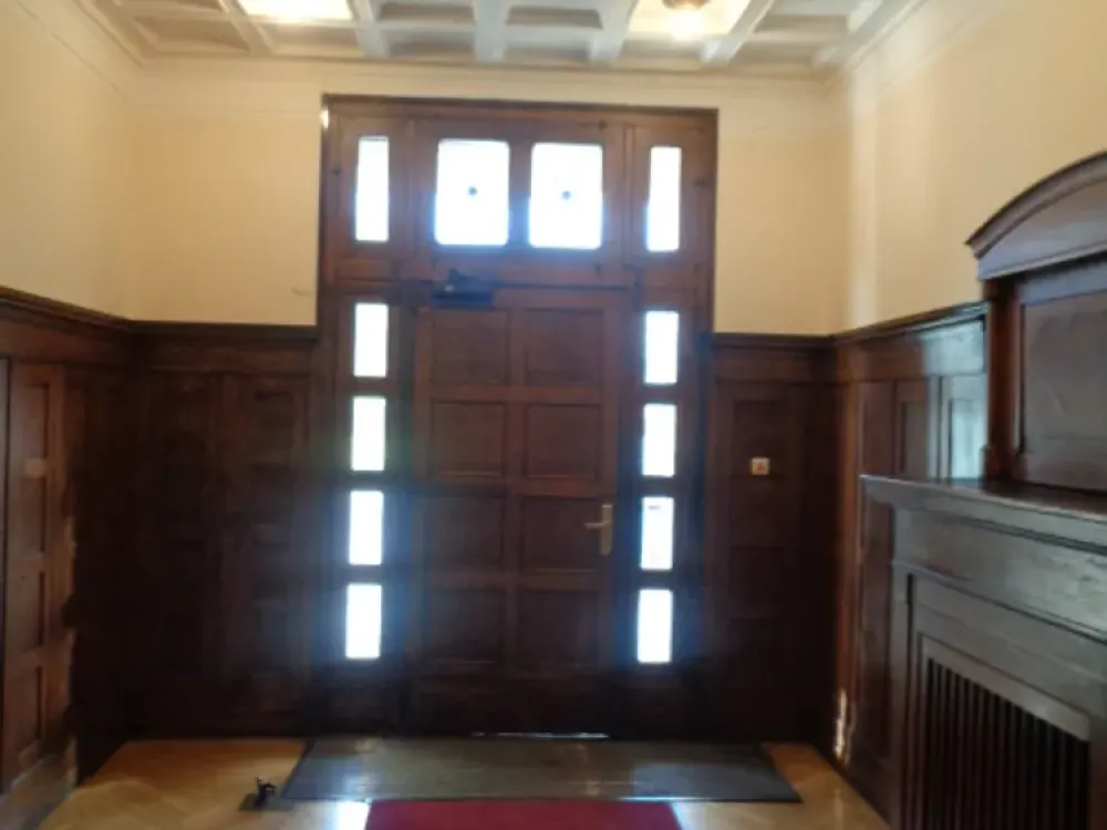 HERRSCHAFTLICHE 7 ZIMMER IM ALTBAU AM THEODOR - HEUSS - PLATZ 3. OG. MIT LIFT, TEILGEWERBE MÖGLICH