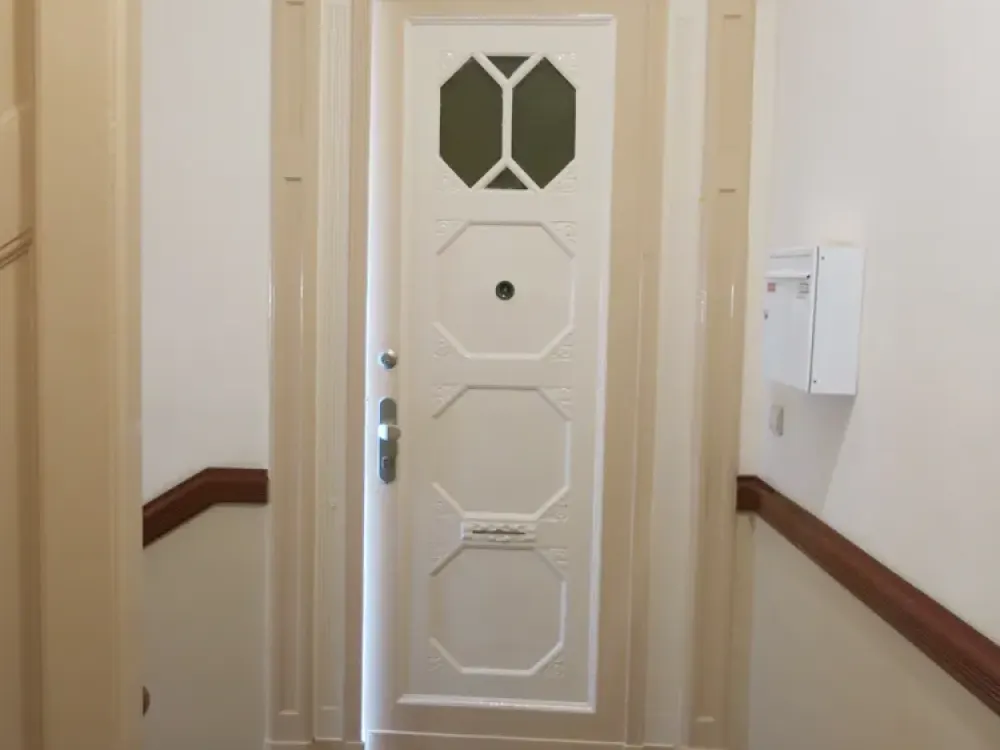 HERRSCHAFTLICHE 7 ZIMMER IM ALTBAU AM THEODOR - HEUSS - PLATZ 3. OG. MIT LIFT, TEILGEWERBE MÖGLICH