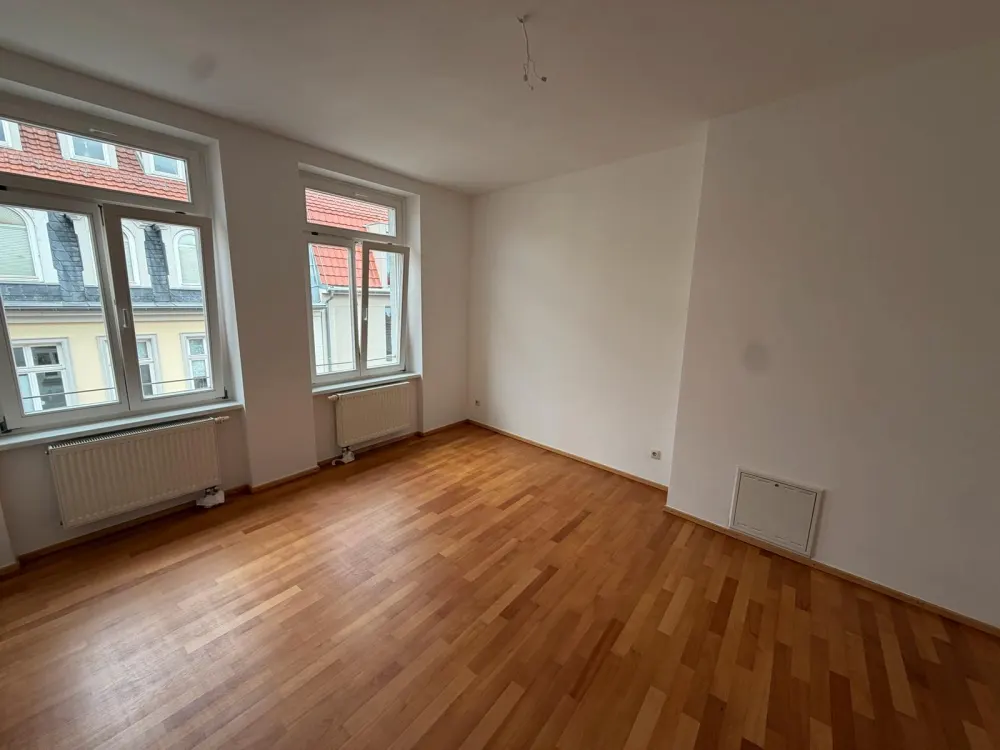 Newly Renovated 3-Room Apartment with Balcony in the Old Town Available from August