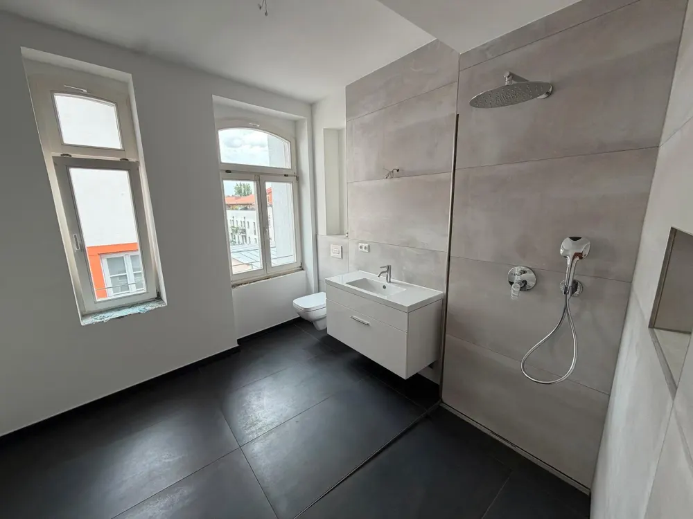 Newly Renovated 3-Room Apartment with Balcony in the Old Town Available from August