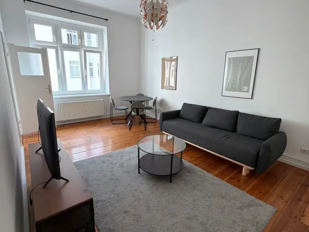 Moderne Altbauwohnung mit EBK zentral in Prenzlauer Berg