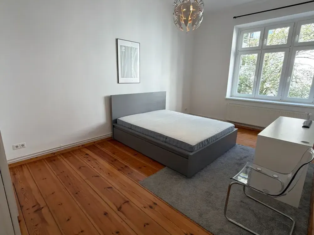 Moderne Altbauwohnung mit EBK zentral in Prenzlauer Berg