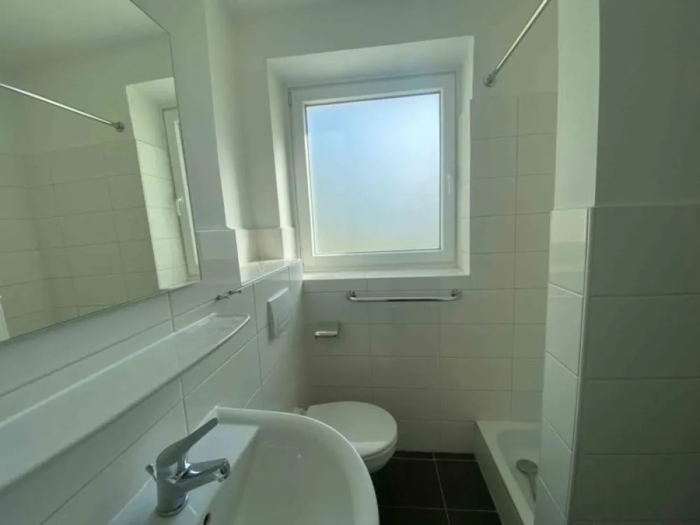 Helle 2-Zimmer-Wohnung mit Balkon