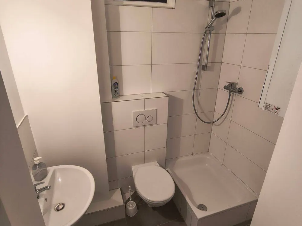 Frisch saniertes 1-Zimmer-Apartment mit Südost-Balkon, Erstbezug nach hochwertiger Sanierung in der Bremer Neustadt