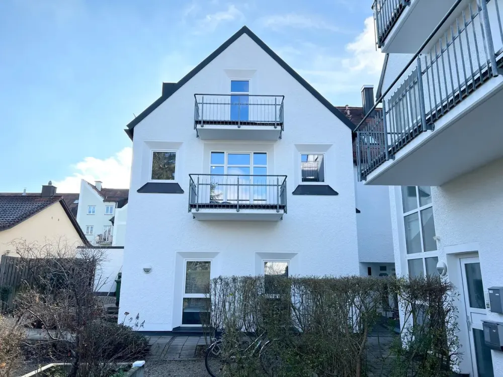 Renovierte - Attraktive 4-Zimmer-Wohnung mit Loft-Charakter, Balkon und Einbauküche