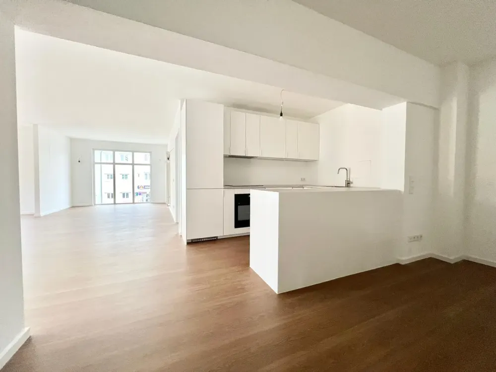 Renovierte - Attraktive 4-Zimmer-Wohnung mit Loft-Charakter, Balkon und Einbauküche