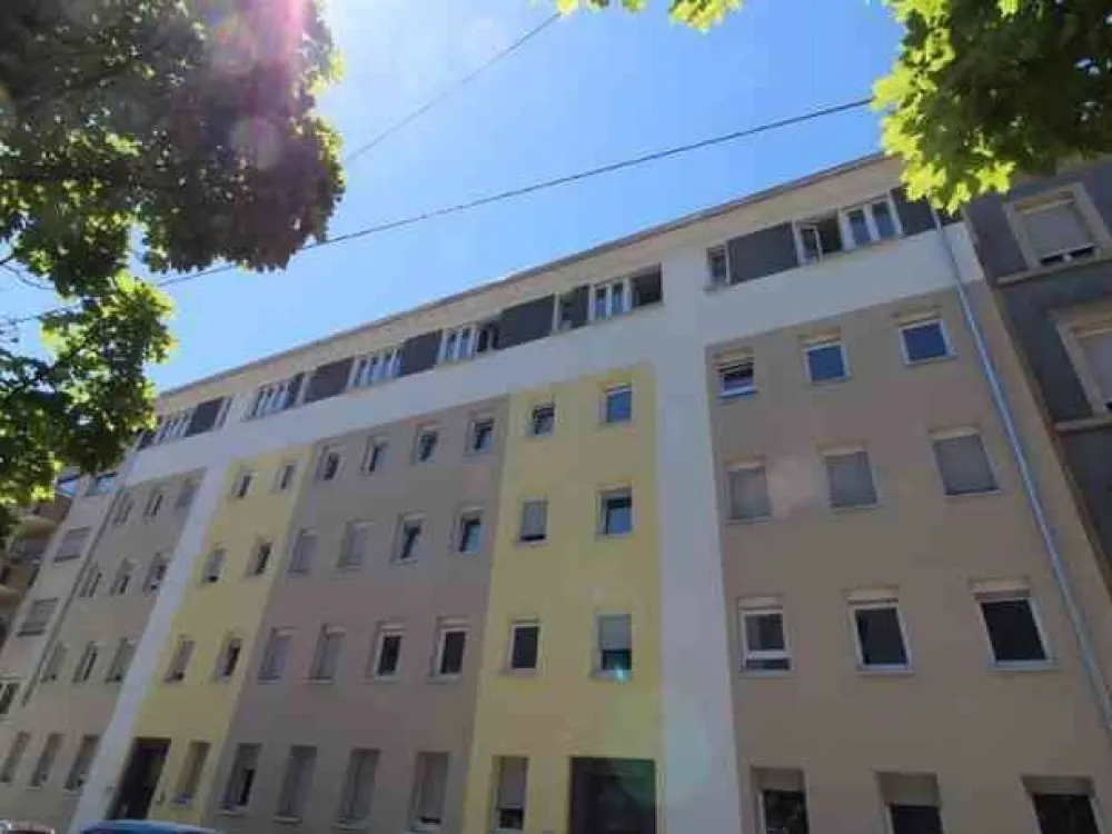 Central living with a view - 2 rooms - with balcony and fitted kitchen