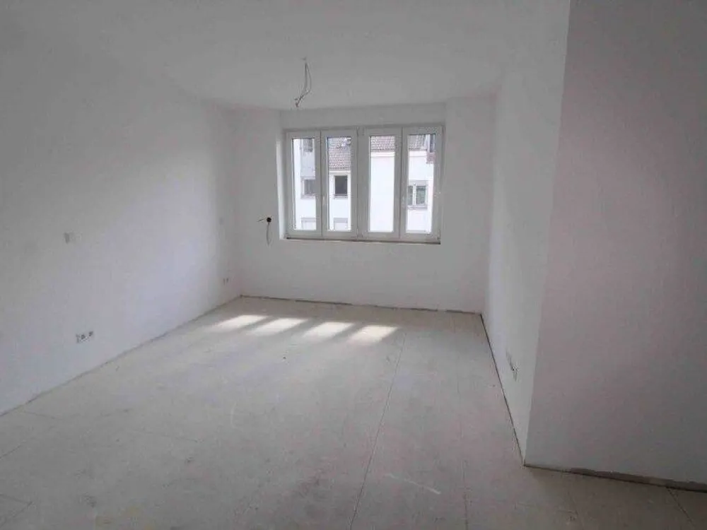 Central living with a view - 2 rooms - with balcony and fitted kitchen