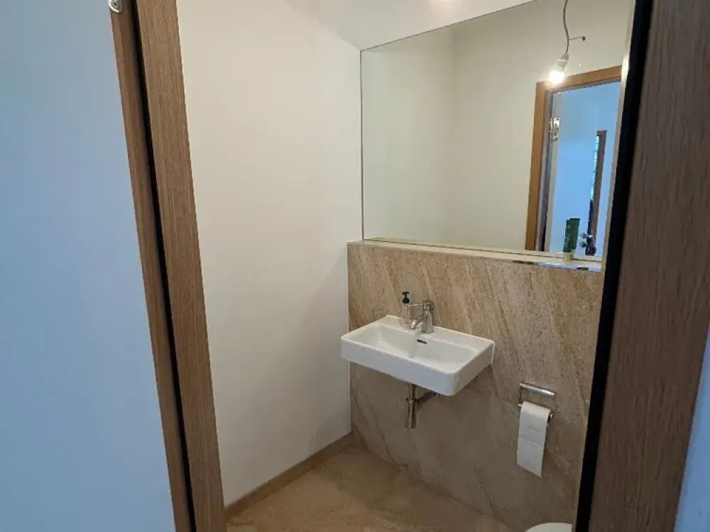 Modernes Loft: 3-Zimmer-Wohnung mit Dachterrasse nahe Mönckeberg- und Spitalerstraße in Hamburg