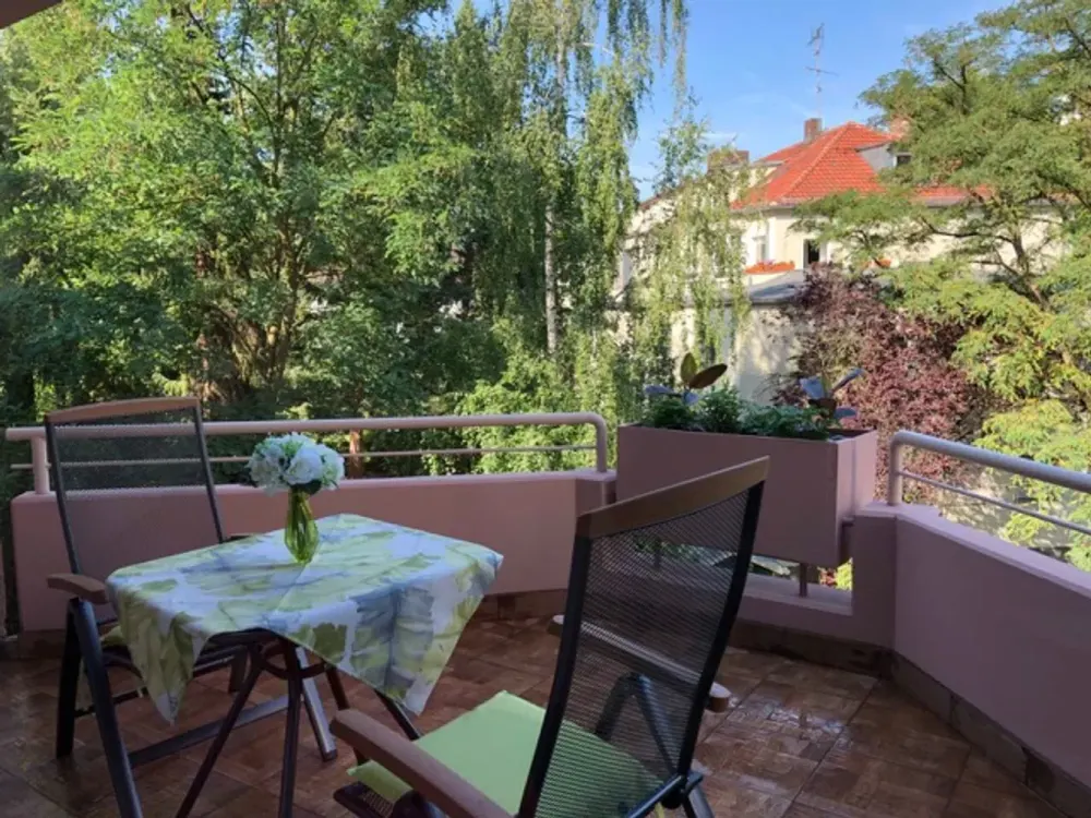 10 Min. zu Fuß zum Ku'damm, wunderschöne, helle 3-Zimmer-Wohnung mit Balkon u. Tiefgarage, 14193