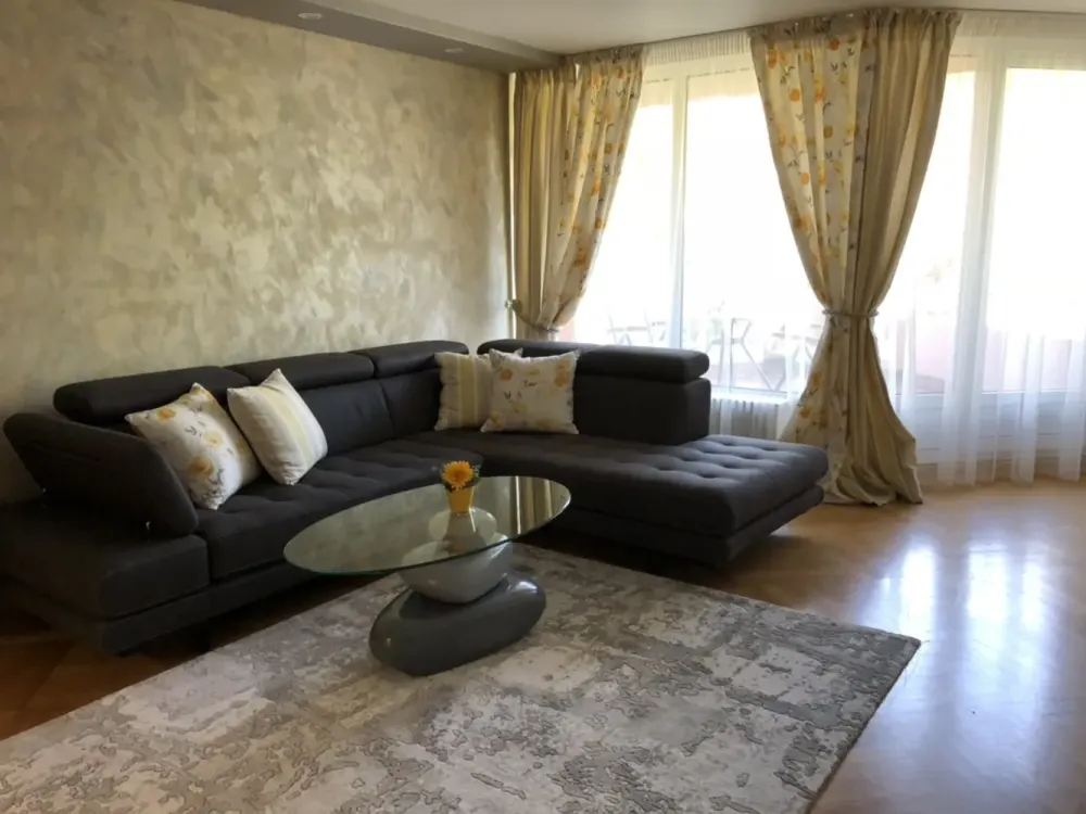 10 Min. zu Fuß zum Ku'damm, wunderschöne, helle 3-Zimmer-Wohnung mit Balkon u. Tiefgarage, 14193