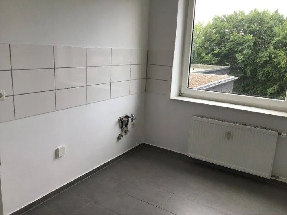 شقة حديثة مكونة من 3 غرف مع شرفة في دافنشتات