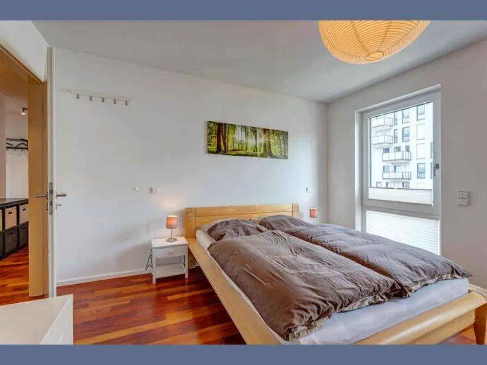 Furnished: Modern, bright maisonette apartment for temporary rent