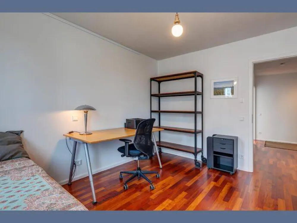 Furnished: Modern, bright maisonette apartment for temporary rent