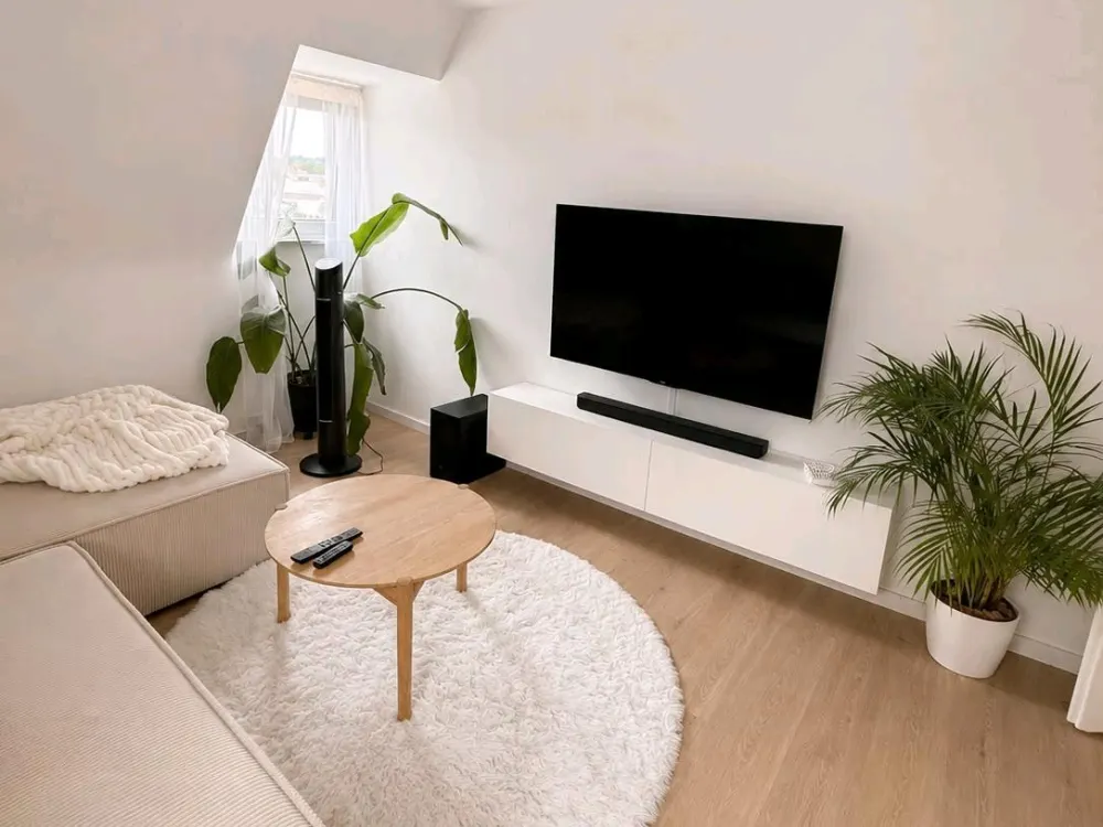 2 Zimmer DG Wohnung mit EBK in Stgt Bad Cannstatt