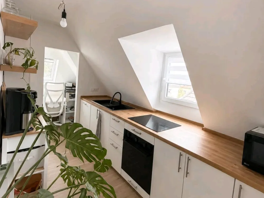 2 Zimmer DG Wohnung mit EBK in Stgt Bad Cannstatt