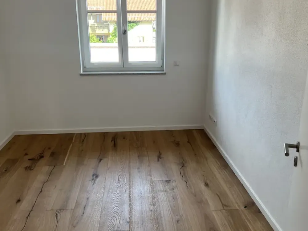 Schöne 3 Zi. Wohnung mit Balkon 1.OG