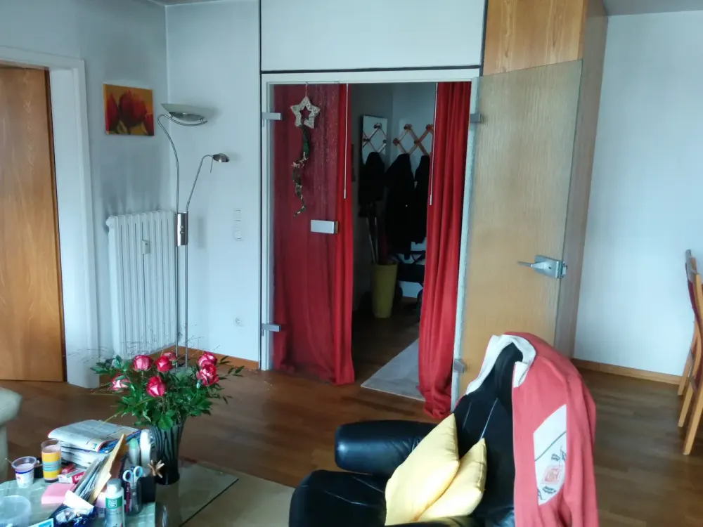 Helle zentral gelegene 2 Zimmerwohnung 60m² mit Balkon und Einbauküche