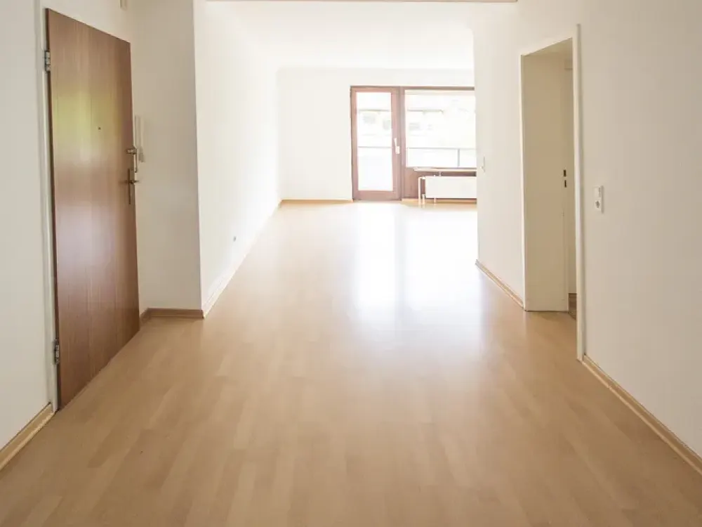 großer Südbalkon mit heller 2-Zi.-Wohnung und Tiefgarage; Nähe Rissener Bahnhof, EBK, V-Bad, Aufzug