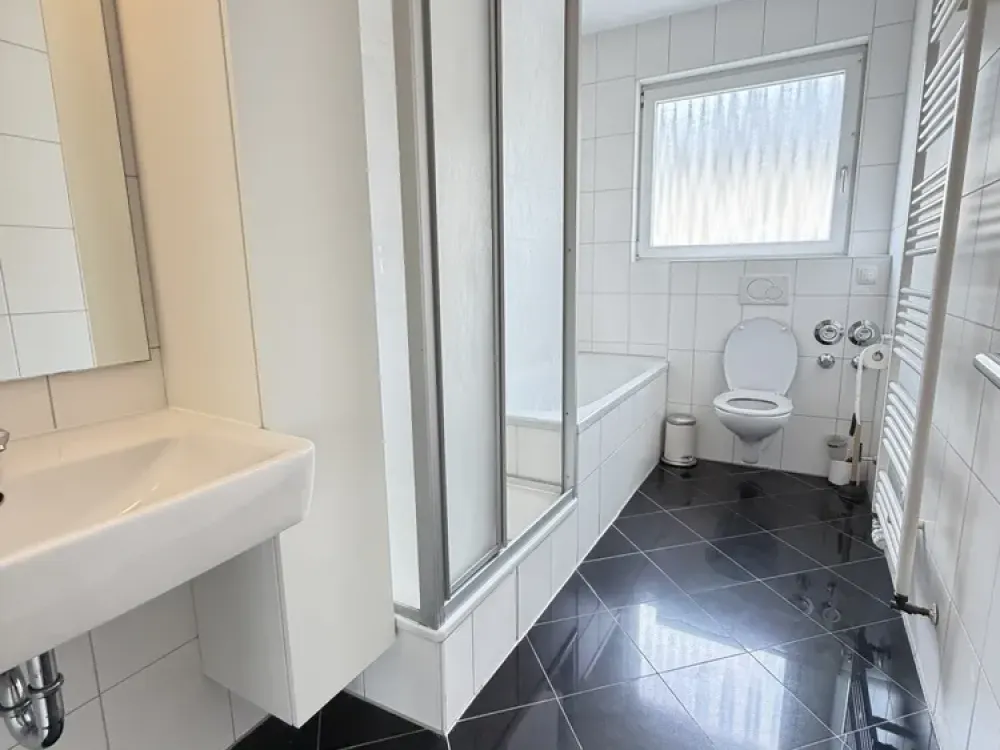 Vollmöblierte 2,5 Zimmer Wohnung Nähe Berger Straße 3.OG Rechts