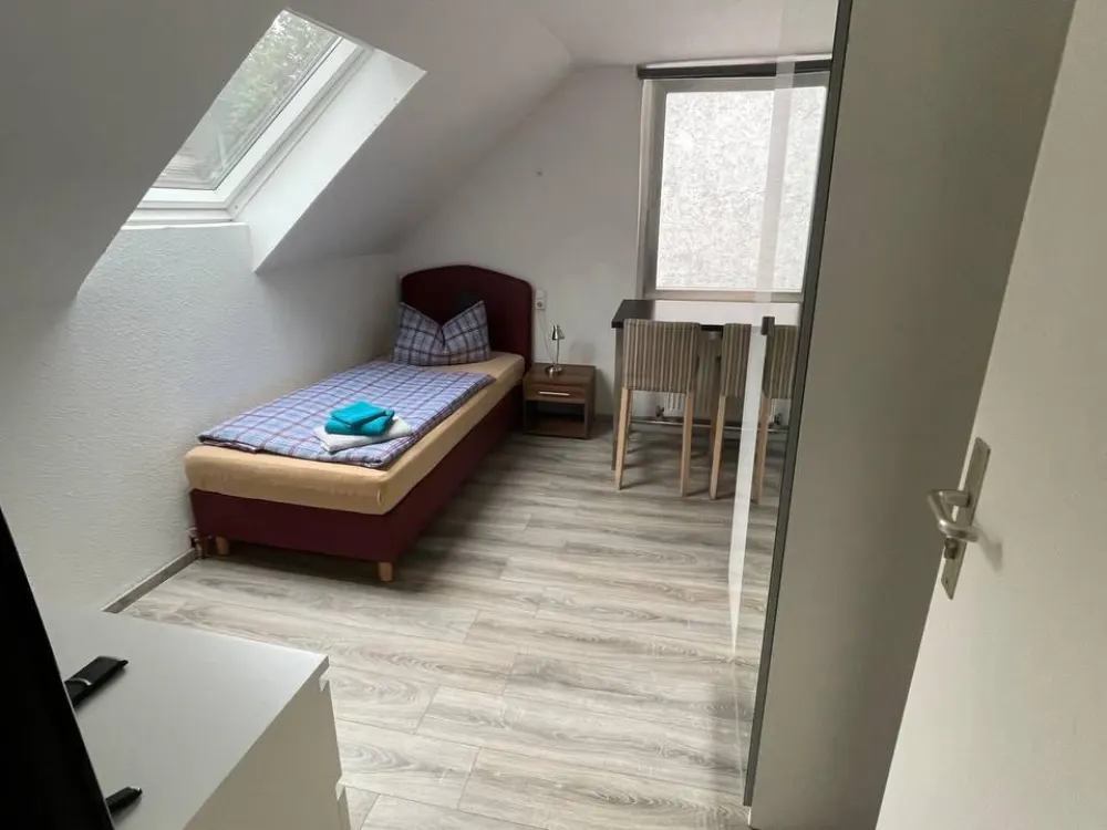 WG-Zimmer / Wohnung in Hürth-Efferen ab 01.10.2026