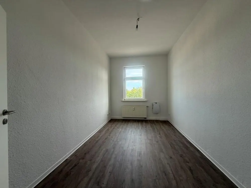 Spacious and Renovated - Your New 2-Room Apartment in Möckern!