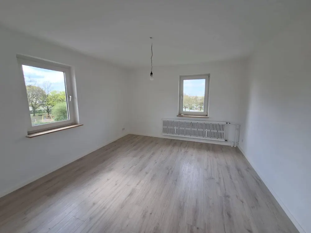 2 Zimmer Wohnung frisch renoviert in der 3. Etage
