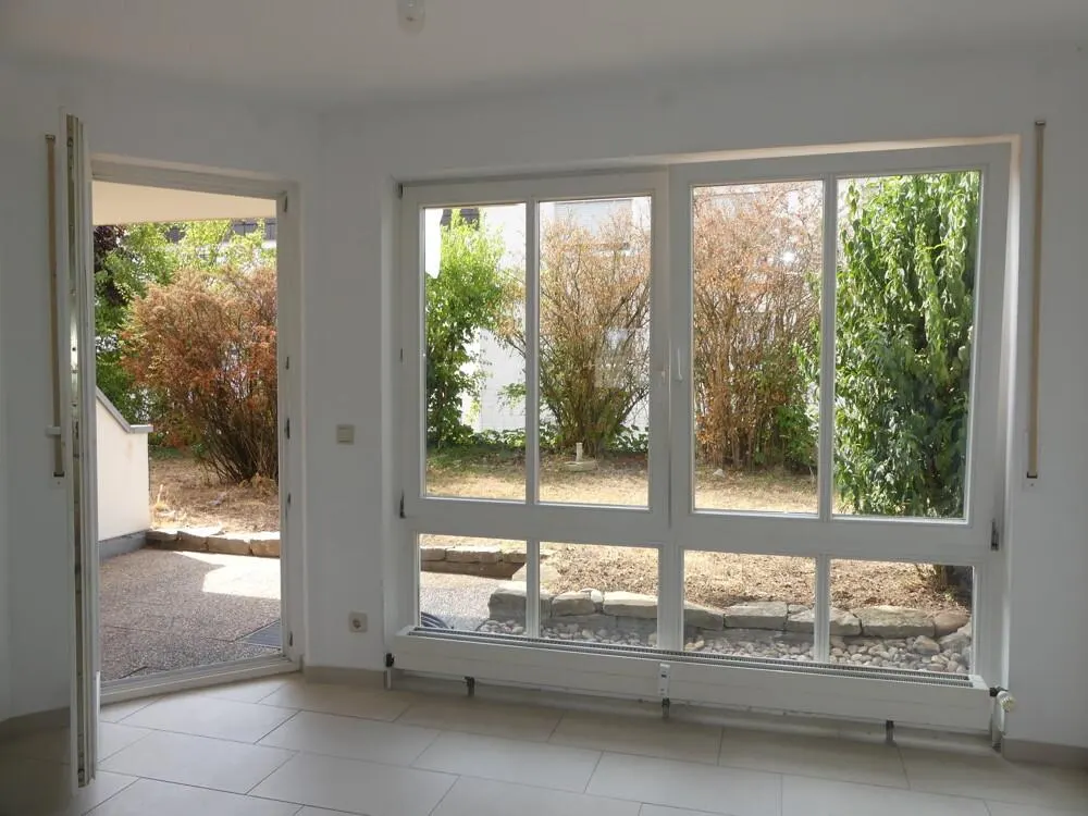 Naturnahe 2 Zimmer Wohnung mit eigener Terrasse und Garten! Frei ab sofort.