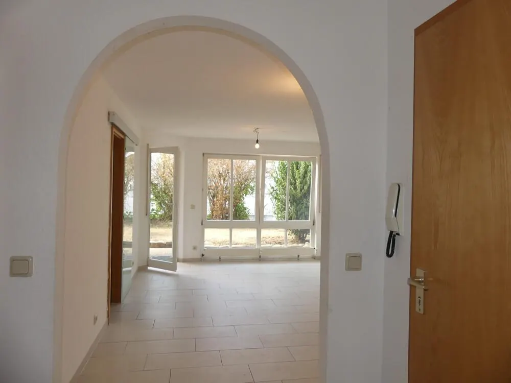 Naturnahe 2 Zimmer Wohnung mit eigener Terrasse und Garten! Frei ab sofort.