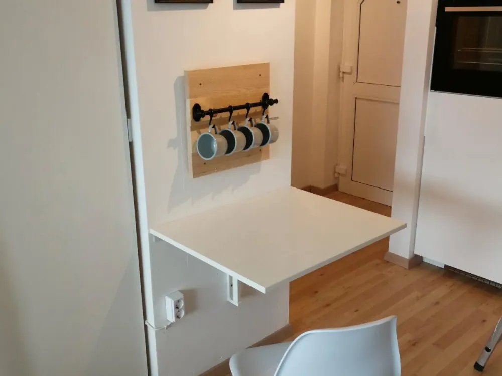 Fully Furnished 1-Room Apartment with Balcony, Near University