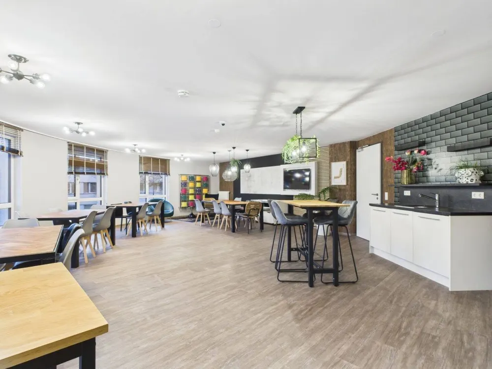 Your Summer in Frankfurt: Furnished Apartment at Campus Riedberg Including Gym | Bigger Bude