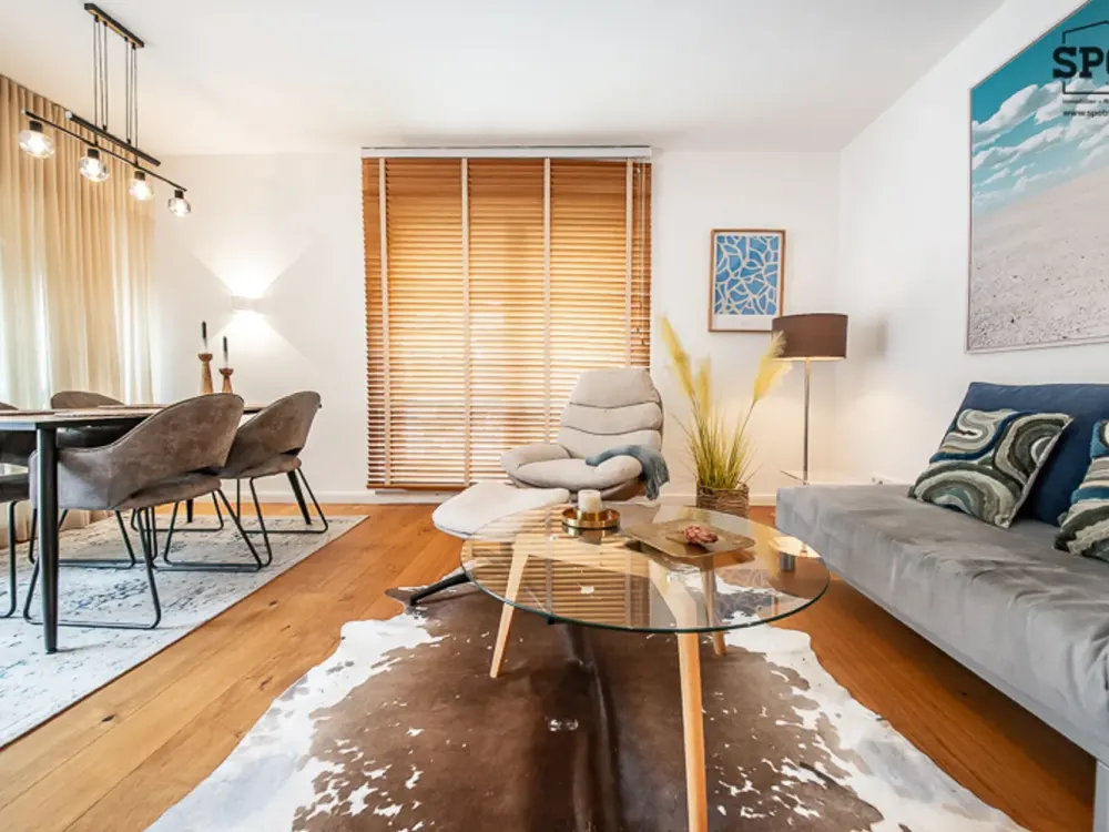 FURNISHED: Tasteful 3-Room Terrace Apartment in Solln