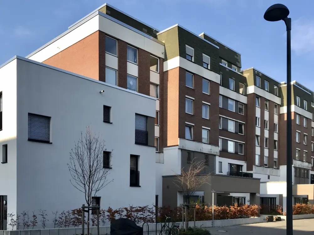 ... VEEDEL LIVING! 106 m² / 3 Zimmer / 2 Bäder / Loggia / Aufzug