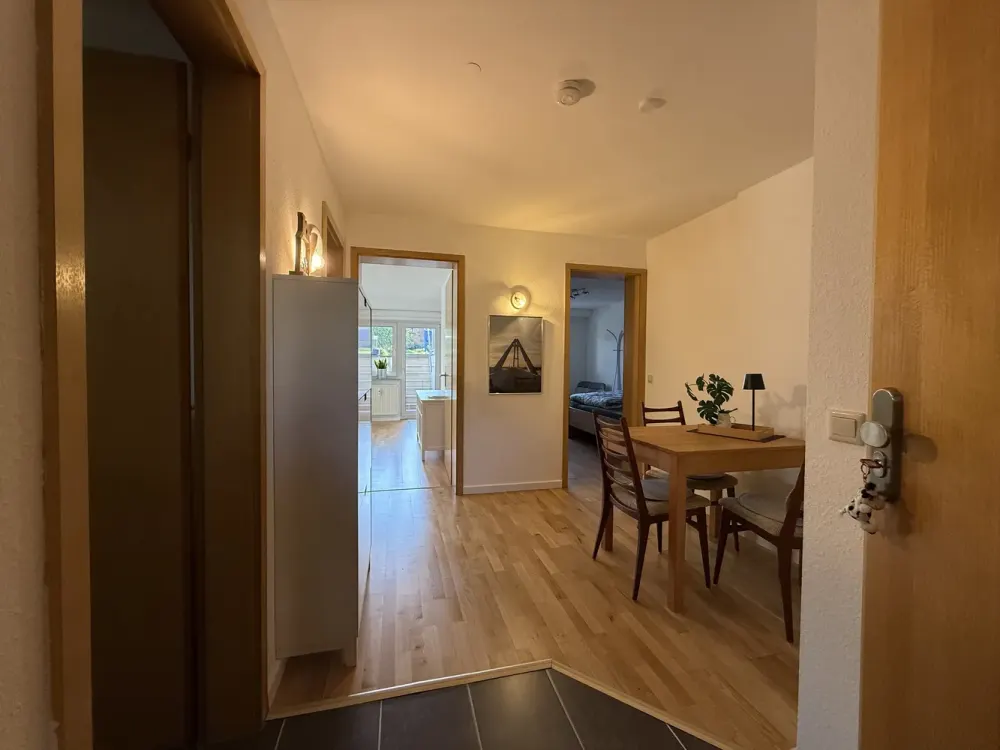 2-Zimmer-Wohnung (möbliert)