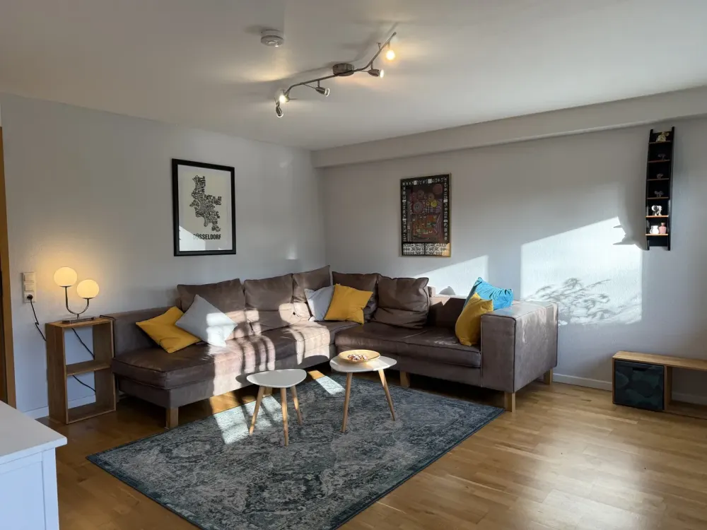 2-Zimmer-Wohnung (möbliert)