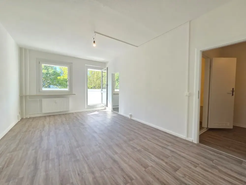 ** WBS-L Required ** - We are renovating! 3-room apartment on the ground floor with balcony!