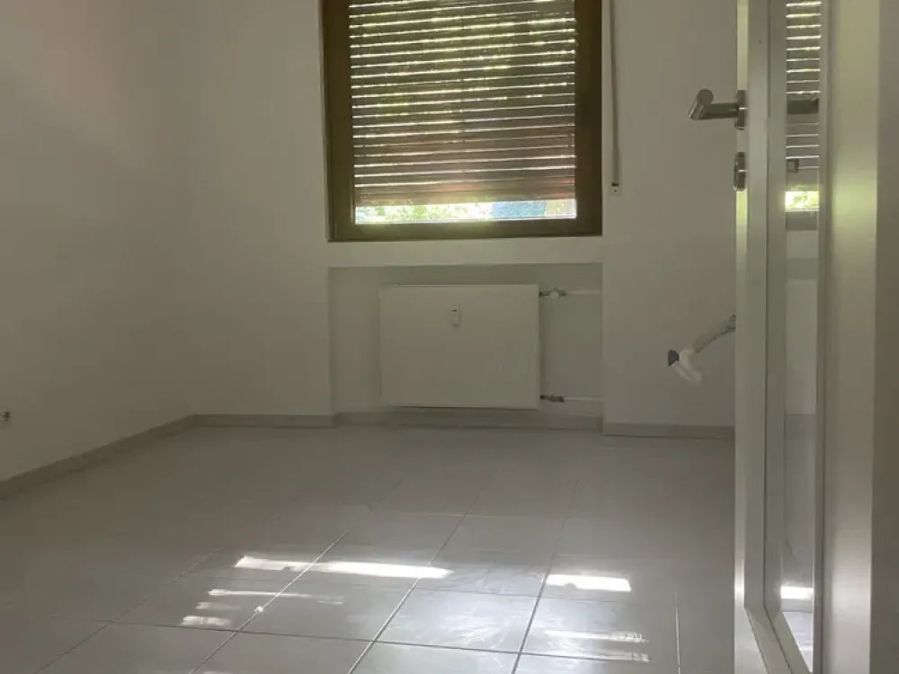 Lively Living in Duisburg: 3-Room Apartment with 78 m²