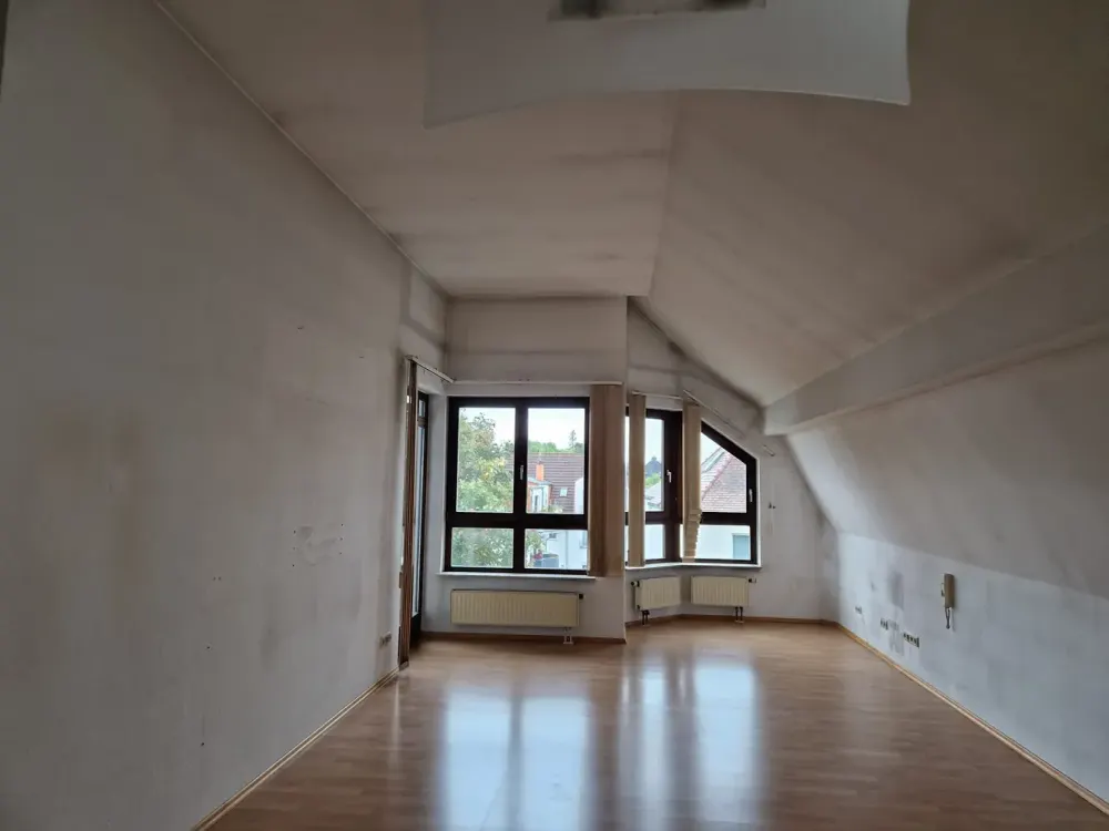 3-Zimmer-DG-Wohnung in Bahnhofsnähe
