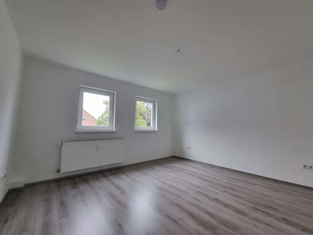 Helle freundliche Wohnung, mit Blick ins Grüne! Moderne, renovierte 4-Zimmer-Wohnung mit Balkon