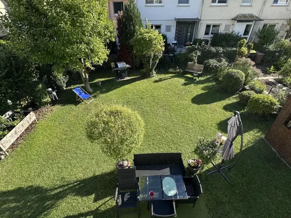 Attraktive 4-Zimmer Maisonette-Wohnung mit Balkon und Garten